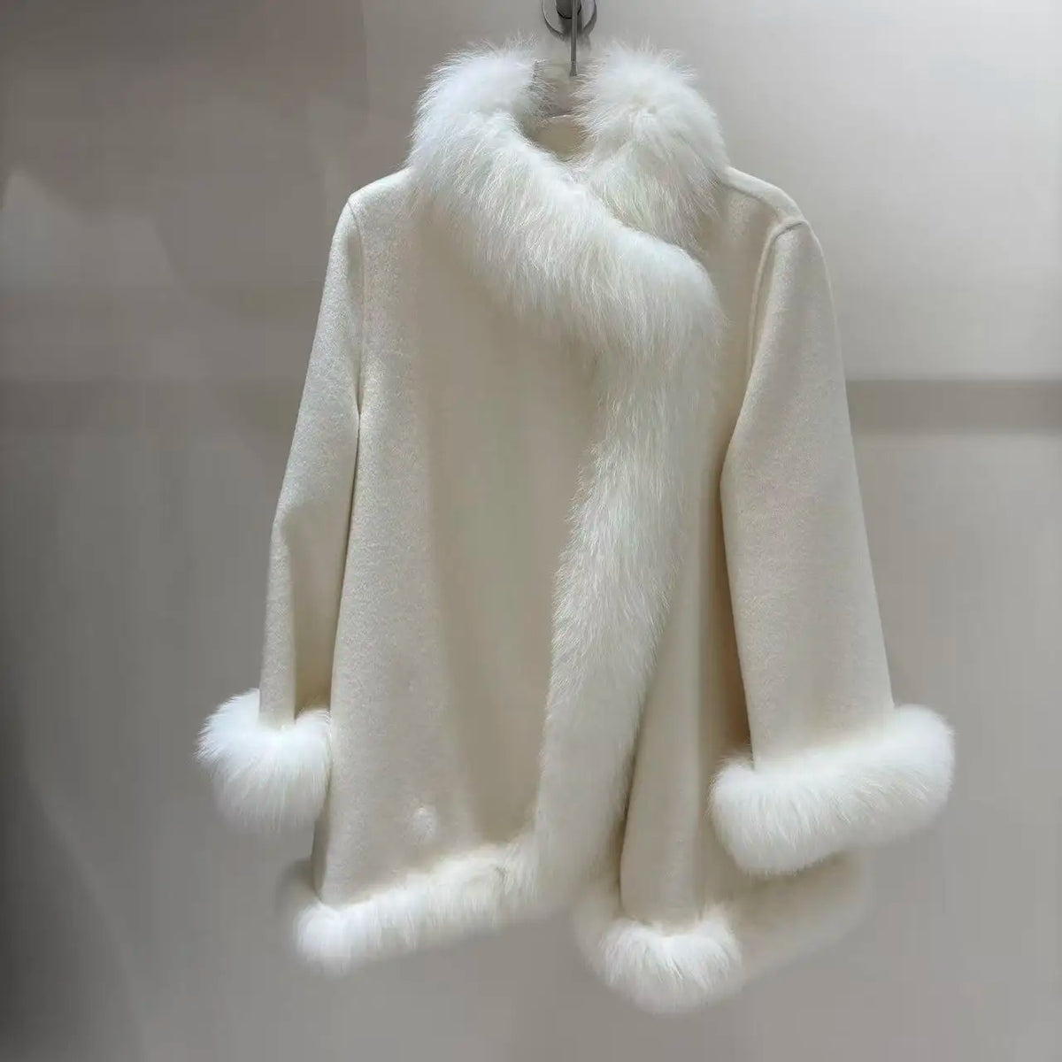 Winter Double-Faced Cashmere Coat in Short Style With Fox Fur Collar and Woolen Fabric for Women