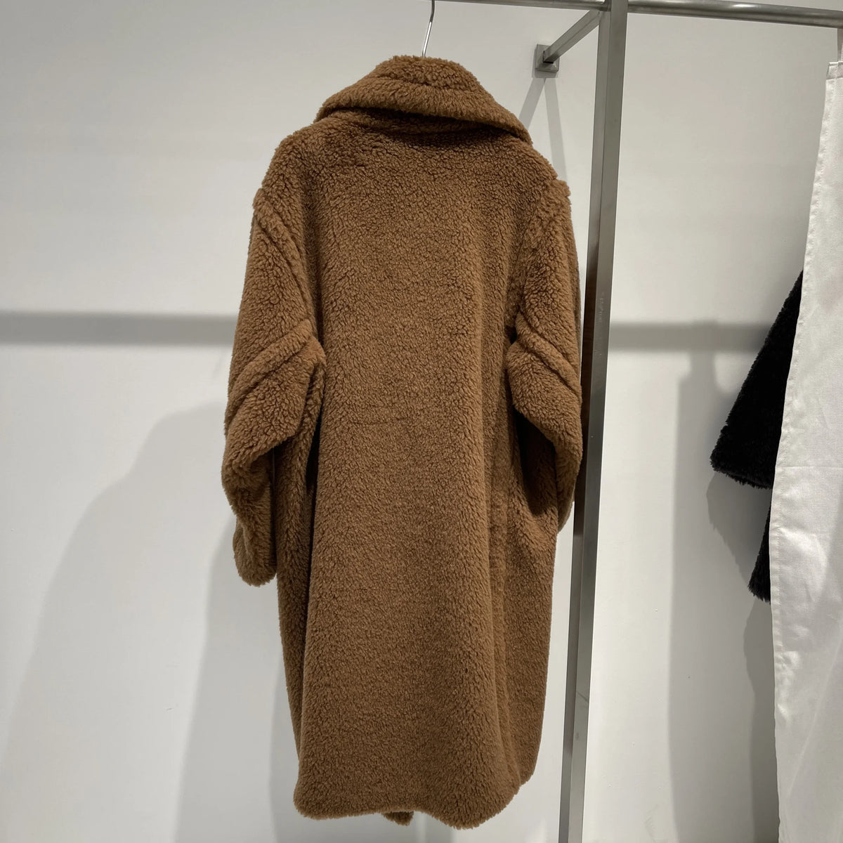 2026 Fashion Winter Long Double Notched Women's Wool Coat Thick Lamb Fur Women's Fur Coat